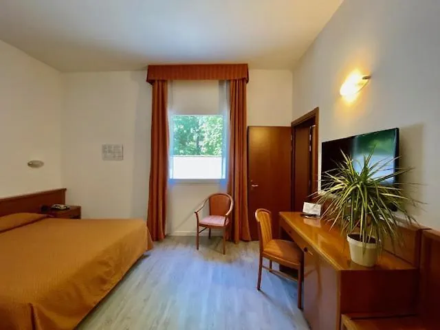 Hotel Garibaldi Padova 3*,